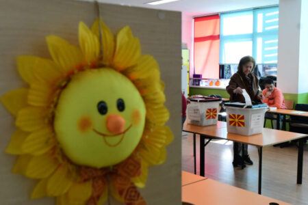 ЕКИПА НА ВЕЧЕР ВО ОБИКОЛКА НА ОПШТИНИТЕ КАДЕ ШТО СЕ ВОДЕШЕ НАЈНЕИЗВЕСНА БИТКА, ГЛАСАЧИТЕ ОПТИМИСТИ: Ќе ги огрее ли општините?