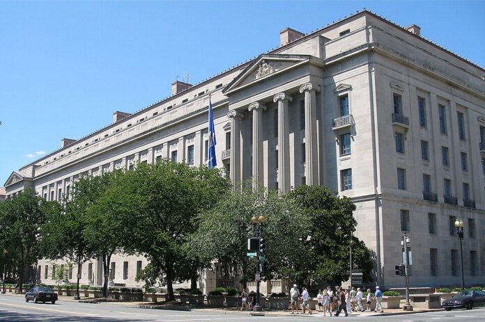 U.S._Department_of_Justice_headquarters,_August_12,_2006