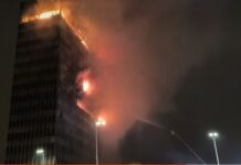 Храмот на новинарството „Вјесник“ вработувал речиси 6.000 луѓе, а облакодерот бил оштетен и во катастрофална поплава