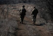 Украина изрече прва доживотна казна затвор за руски војник кој извршил егзекуција на воен заробеник