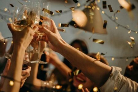 Хонорарите на пејачите над 5.000 евра – без жива музика нема забава, а нема ни гости