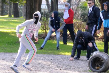 Кампови за обука, црковни структури, медиуми и притисок на руските хибридни кампањи: Нова стратегија на Кремљ за влијание врз Западен Балкан