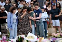 Масакрот траеше 11 минути: Во автомобилот на напаѓачите на плажата Бонди во Сиднеј пронајдени знамиња на ИСИС?