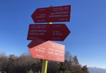 Нови столбови и патокази од „Македонско етно село“ до Матка