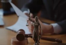 Судиите и административците сè уште без ноемвриска плата