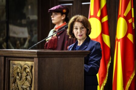 Сиљановска-Давкова со честитка за „Свети Климент“: Да ги обновиме вредностите што ја одржуваат заедницата