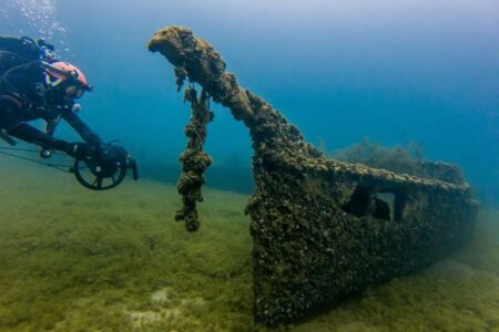 Водата чува тајни на седум брода што чекаат туристичка авантура