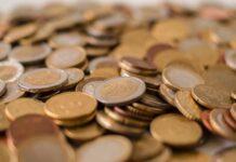 Бугарите тешко доаѓаат до евромонети пред промената на валутата