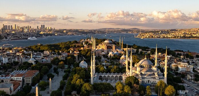 Historical_peninsula_and_modern_skyline_of_Istanbul (1)