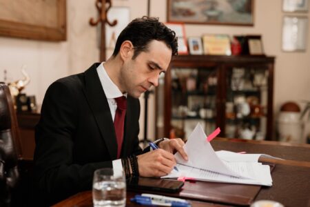 Костадинов: Ги отфрлам сите обвиненија за електричните автобуси во Струмица