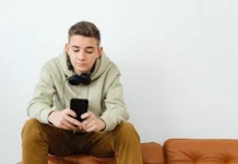 Швајцарска министерка: Отворена сум за забрана на социјалните мрежи за деца