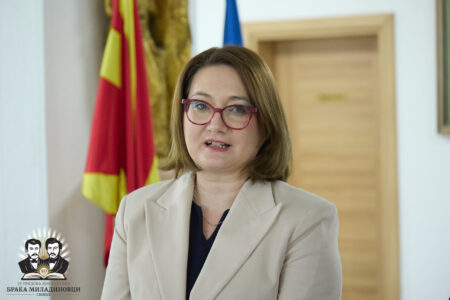 Снежана Стојчевска, поетеса и директорка на ЈУ Градска библиотека „Браќа Миладиновци“ – Скопје: Поезијата за мене е благослов, нешто без кое мојот живот не би бил целосен