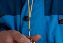 Владата како фудбалски судија – кој ќе даде гол, работодавачите или синдикатите?!