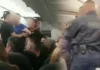 Пијани навивачи од Словачка вознемирувале патници на лет кон Скопје, еден е приведен, а на 10 им е забранет влез во земјава