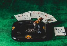 Полиција упадна во „скриениот“ покер свет: 14 играчи фатени на зелената маса, организаторите со каса