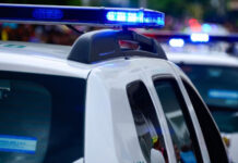 Тинејџер уби дете со нож и повреди чувар на училиште во Москва