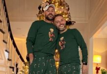 Македонската евровизиска ѕвезда, Васил Гарванлиев, го прослави Божиќ во домот во Чикаго, со сопругот Џејсон, двете расни кучиња и со една мачка