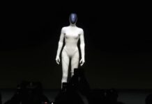 Хуманоиден робот ја вознемири публиката – премногу личи на човек/ВИДЕО