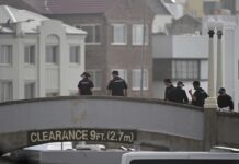 Се сокрил зад дрво и пукал од 40 метри: Кој е детективот кој ги застрела терористите во Сиднеј?