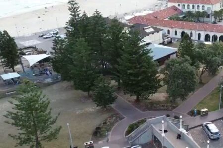 Масакр на познатата плажа во Сиднеј: Најмалку 10 мртви, убиен и еден од напаѓачите/ВИДЕО