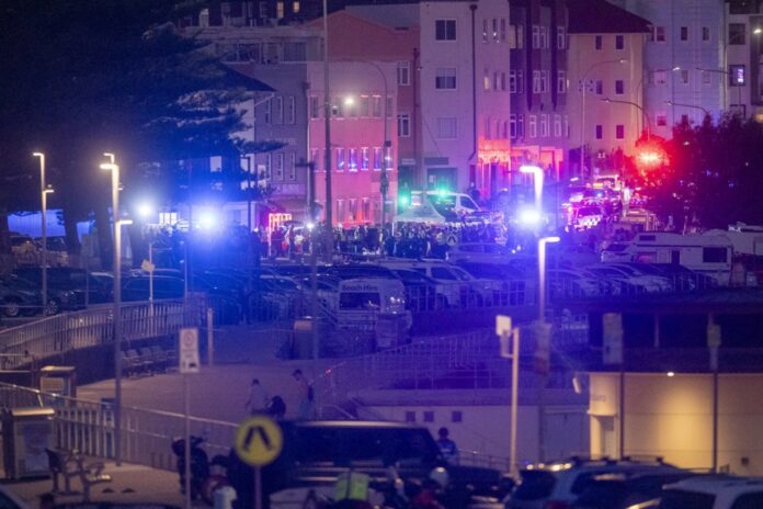 Ten killed, including one gunman, in shooting incident at Sydney's Bondi Beach