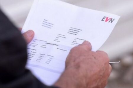 Новогодишна честитка за граѓаните: Струјата поскапува!