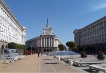 Падна владата во Бугарија: Контроверзниот буџет го урна Жељазков