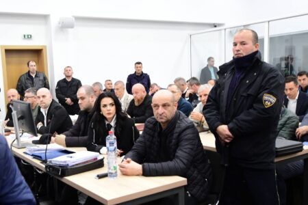 Првообвинетиот за „Пулс“ Дејан Јованов во притвор со мобилен телефон – судијката се закани со забрана за посети