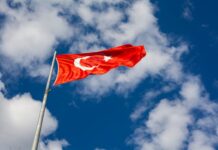 Турција ја гради првата домашна подморница