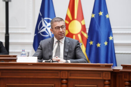 Мицкоски: Вратете се дома, каменот најмногу тежи на своето место!