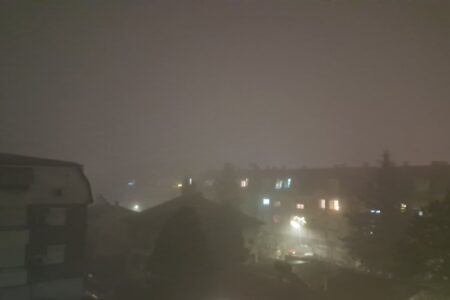 Скопје под сива завеса: Mаглата го гуши градот, воздухот станува непријател