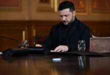 Зеленски ќе се повлече од претседателската функција