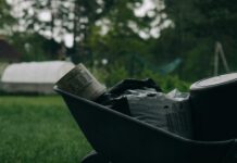 ЕУ ја одложи примената на јаглеродниот данок за увоз на ѓубрива