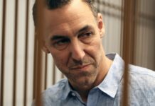 Размена на затвореници меѓу Франција и Русија: Францускиот политиколог Лоран Винатје и кошаркарот Данил Касаткин се враќаат дома