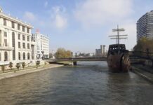 Внимателно движење покрај кејот: Водостојот на реката Вардар во Скопје е покачен до критичното ниво