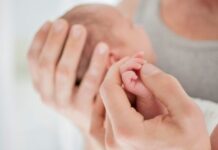 Прво, па женско: Девојче се роди точно на полноќ и го означи почетокот на 2026 година