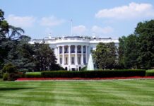 Белата куќа објави илустрација што ја промовира американската контрола врз Гренланд/ФОТО