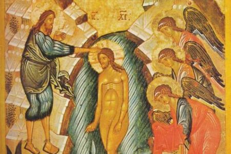 Православните верници денеска го слават празникот Богојавление – Водици, Чесниот крст се положува во осветите води