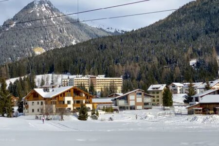 Мал град во Алпите каде се дискутираат големи глобални прашања: Зошто баш Давос?