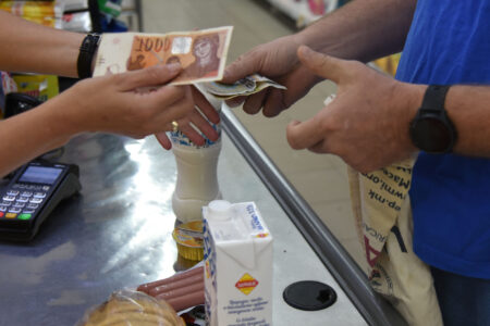 Храната го изеде минималецот, секој месец е сè поскапо