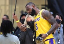 Бура во ЛА Лејкерс, Леброн ја помина границата