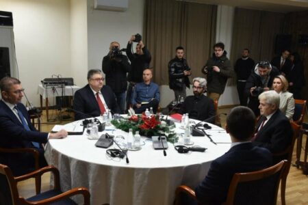 Почна лидерската средба, отсуствува само СДСМ