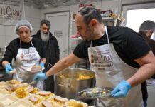 Подготвени над 200 оброци, кои ќе бидат распределени во народните кујни на Скопската епархија