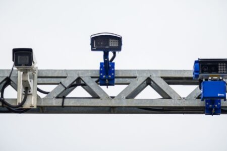 МВР: 651 прекршоци регистрирани вчера преку „Безбеден град“, од нив 585 за пребрзо возење