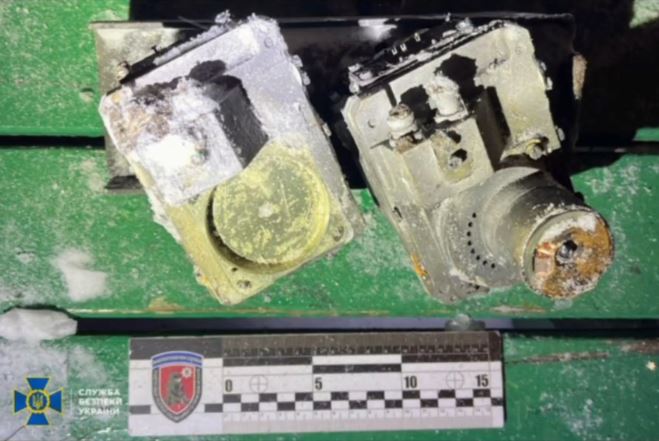 oresnik komponenti x foto