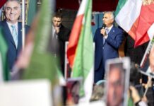 Иранскиот принц во егзил ги објави своите први чекори ако ја преземе власта