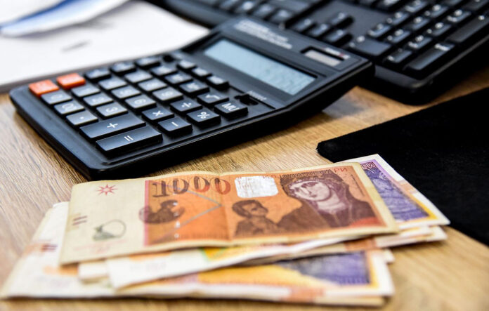 пари-денари-плата