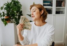 Февруари менува сè од темел за нив: Четири хороскопски знаци ќе имаат толку среќа што конечно доаѓа крај на нивните финансиски проблеми