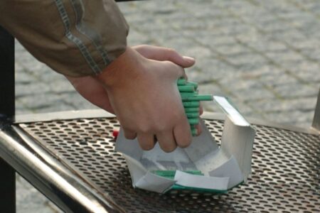 Тошковски признава: Скопје „грми“ од петарди, следува заострување на казните