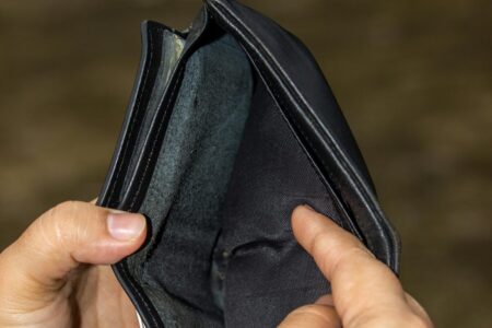 Семејниот буџет во црвено, граѓаните со празни паричници по празниците